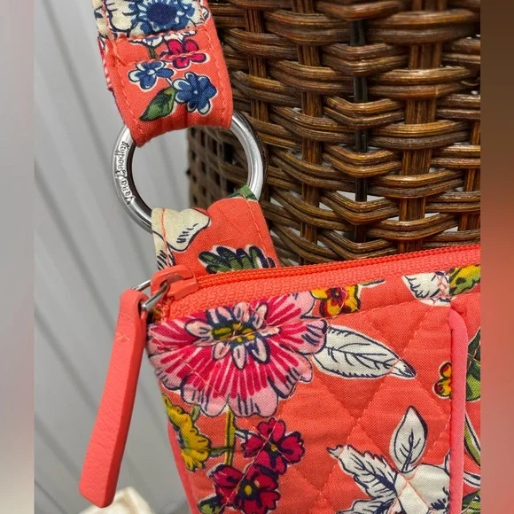 Vera Bradley Summer Crossbody Purse Peach Floral EUC Clean - Picture 8 of 11